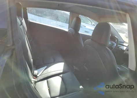 2021 Tesla Model 3 z USA, uszkodzony, nr VIN 5YJ3E1EA4MF058643